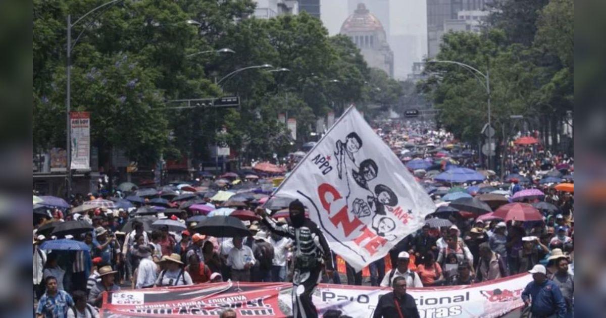 Megamarcha de maestros en CDMX: CNTE exige aumento salarial y ...