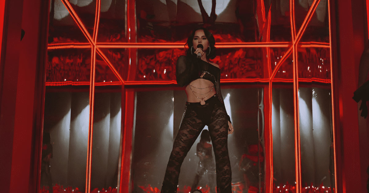 ¡De Limpiar Baños a Estrellas! La Increíble Historia de Becky G: Su Ascenso en la Música y Hollywood