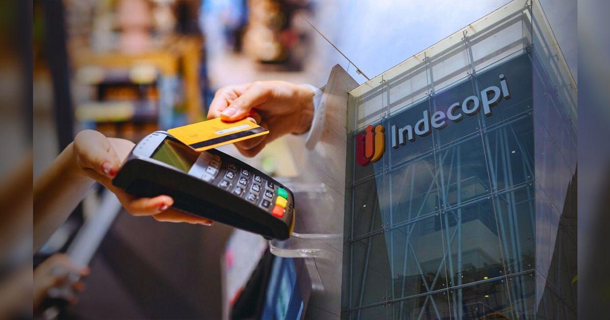 ¿Te cobran 5% extra cuando pagas con tarjeta