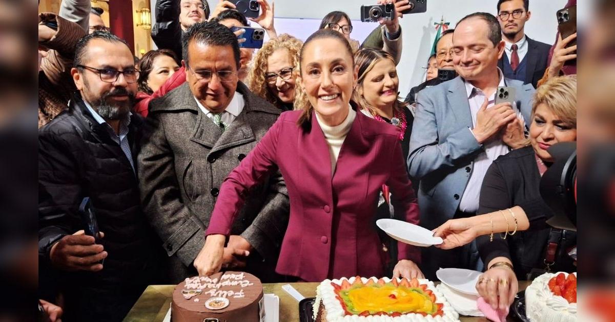 Las mañanitas en La Mañanera: Claudia Sheinbaum es la primera ...