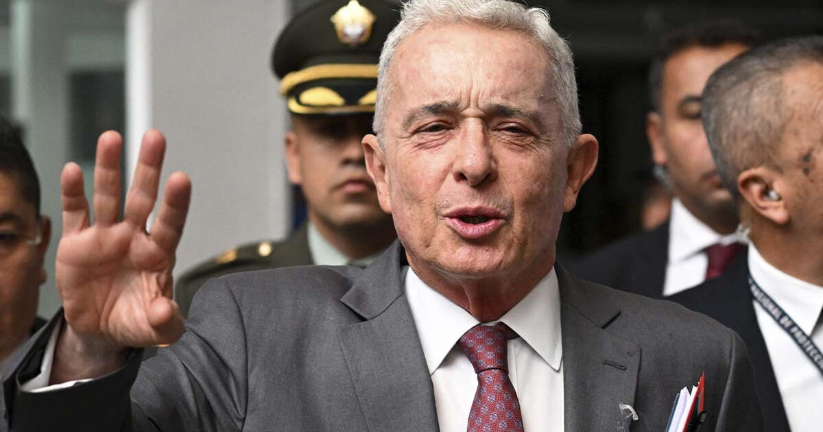 Condena a Álvaro Uribe: 12 años de prisión domiciliaria marcan un hito en Colombia