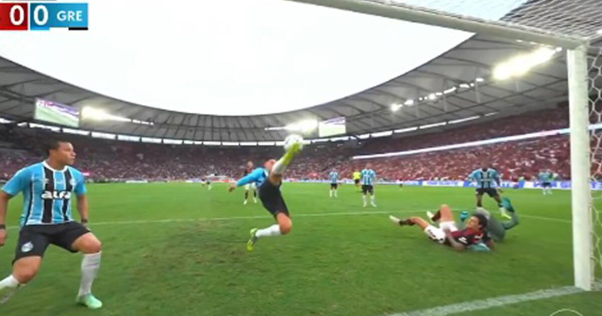 ¡Reflejos de samurái! Erick Noriega y la gran patada debajo de la línea para salvar a Gremio ante Flamengo
