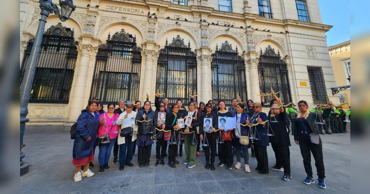 Familiares de víctimas exigen a Defensor del – El reportero andino