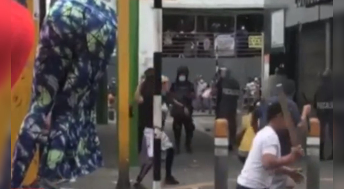 La Victoria Ambulantes Y Fiscalizadores Se Enfrentaron En Estación Gamarra Video Sociedad 6131