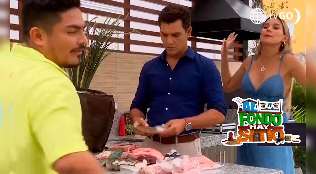 Joel and Mike fight over their sausages in "AFHS" and Macarena explodes