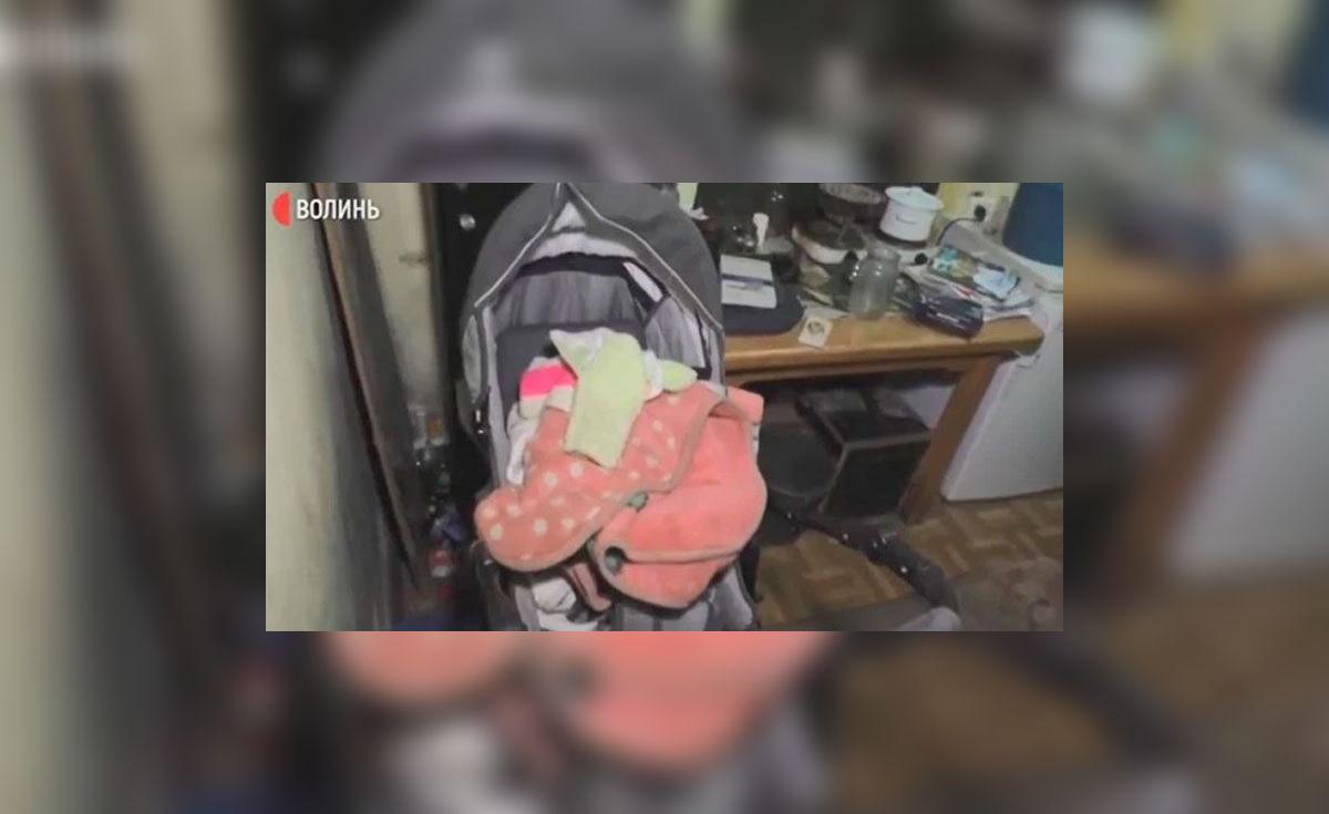 Ucrania: Bebé de 18 meses es abandonada por sus padres y la encuentran ...