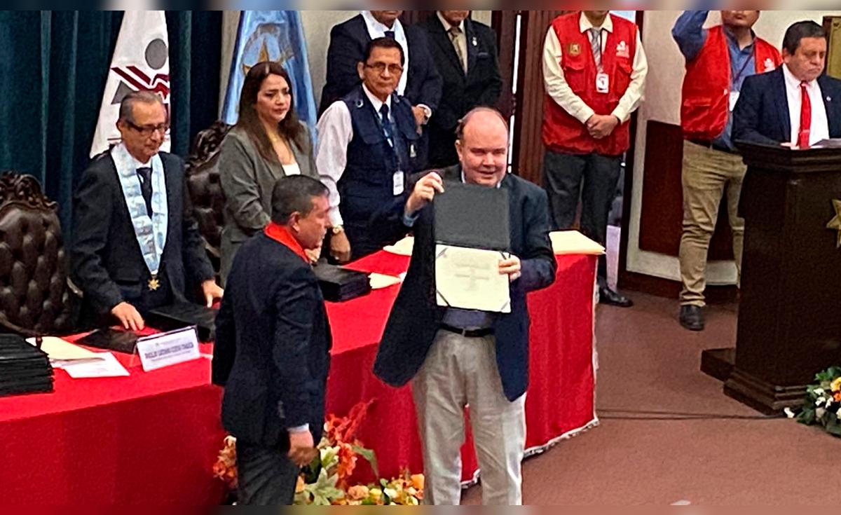 Rafael López Aliaga recibe credenciales como electo alcalde de Lima ...