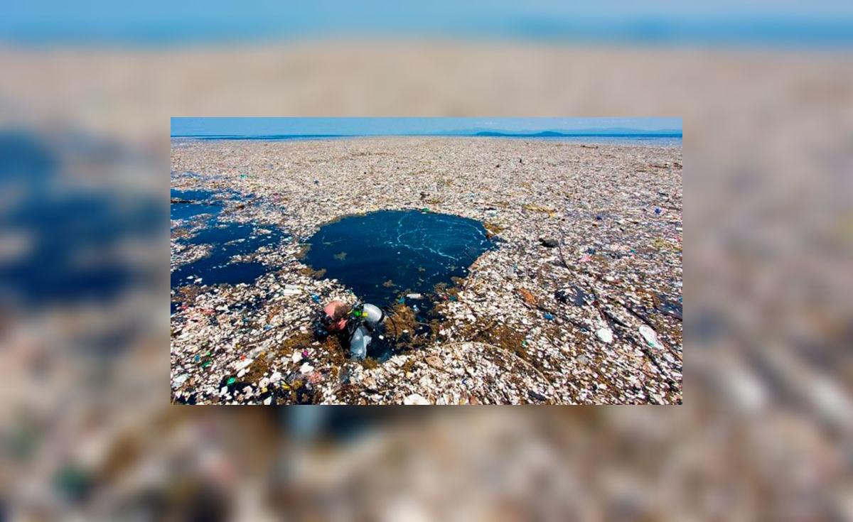 La isla de basura en el océano Pacífico es más grande que todo el Perú ...