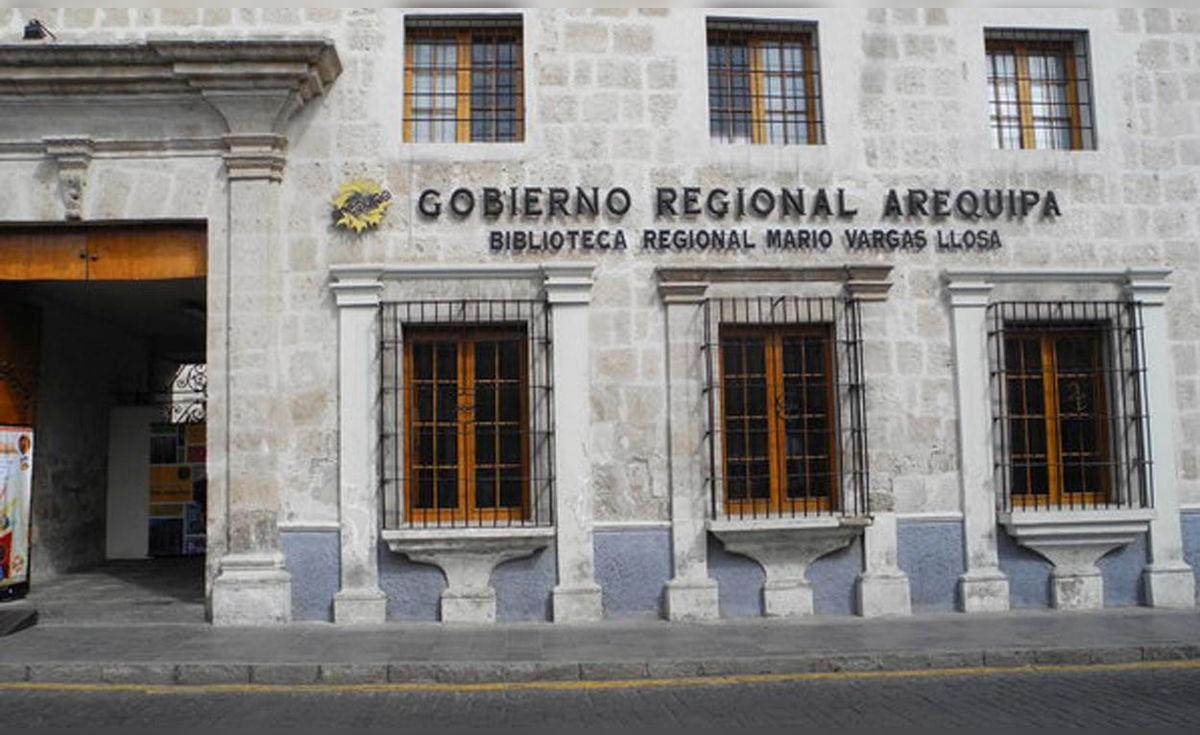 Arequipa: se pierden libros de la Biblioteca Regional Mario Vargas ...