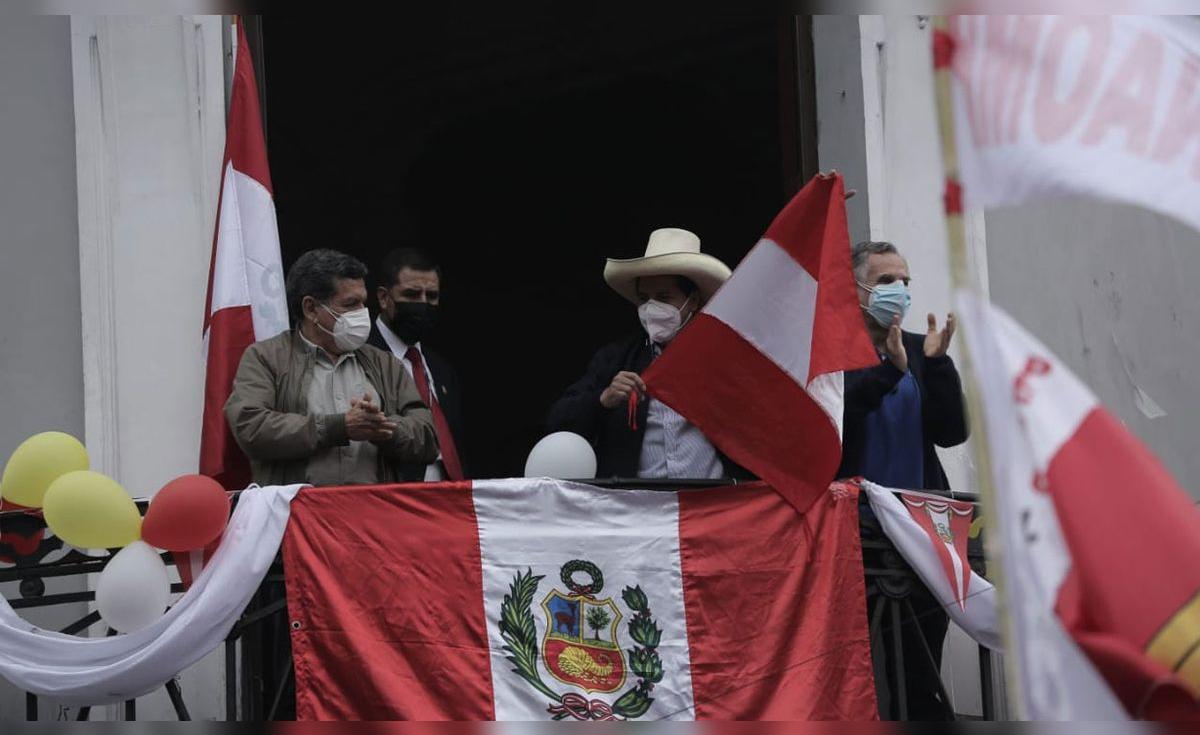 Elecciones 2021: Pedro Castillo arribó a Lima y realizó un balconazo ...