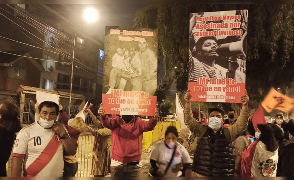 Elecciones 2021: Simpatizantes fujimoristas protestan afuera de casa de ...