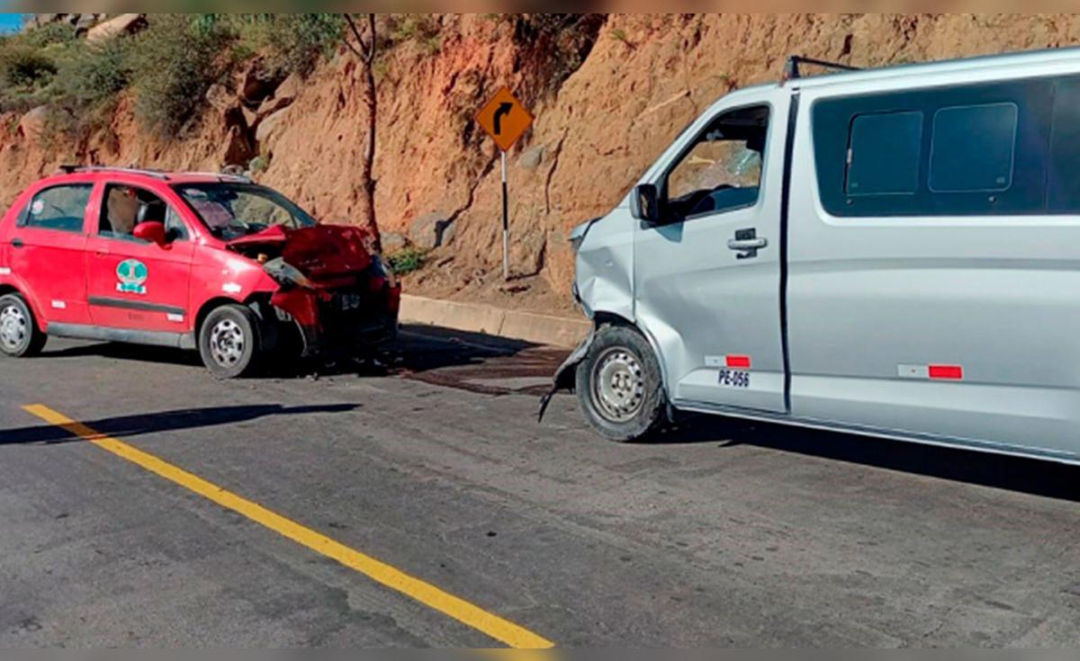 Tres personas resultaron heridas en choque de vehículos en la vía ...