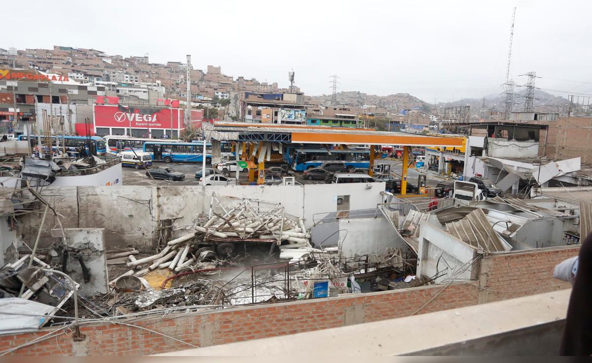 Explosión de grifo en VMT: Gustavo Acriancen declara 4 distritos ...