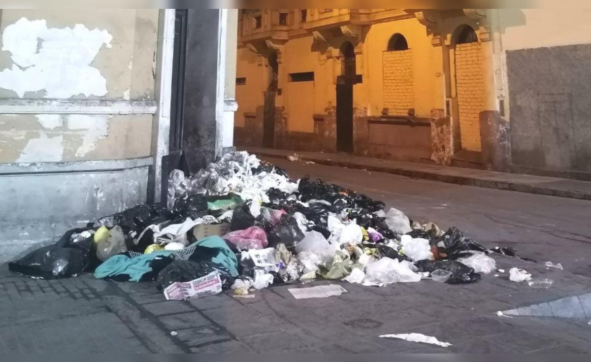 Centro de Lima: vecinos denuncian calles llenas de basura por despido ...
