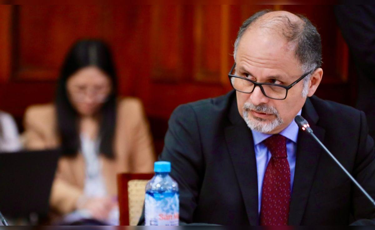 César Aguilar: nuevo contralor omitió información de su empresa en ...