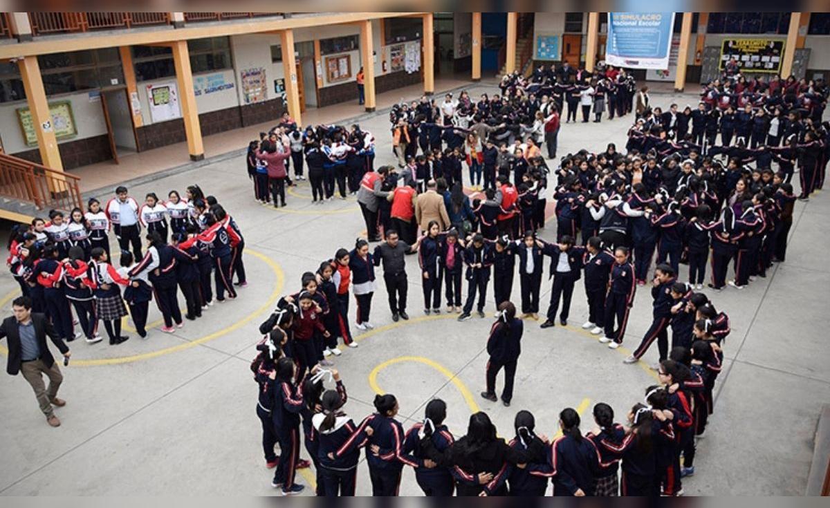 Al menos nueve colegios suspenden sus clases presenciales tras el sismo ...
