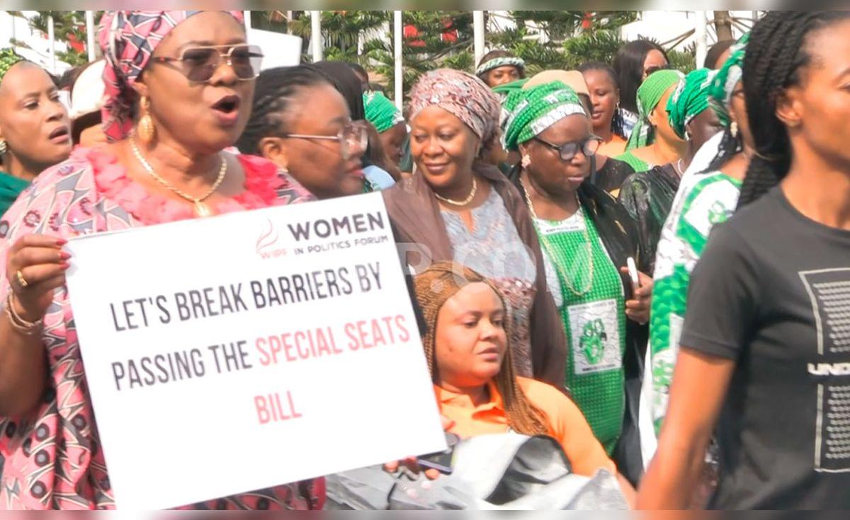 Nigeria: cientos de mujeres protestan para conseguir más escaños en el ...