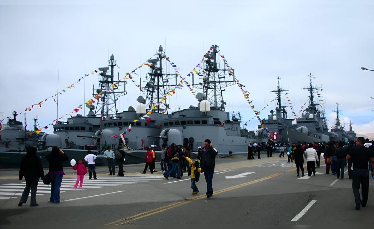 Base Naval del Callao abre sus puertas: – El reportero andino