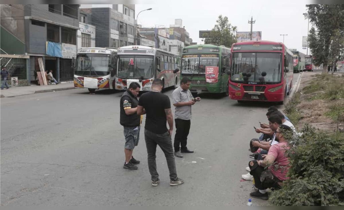 Transportistas evalúan paro nacional tras ola de ataques en Lima y Callao