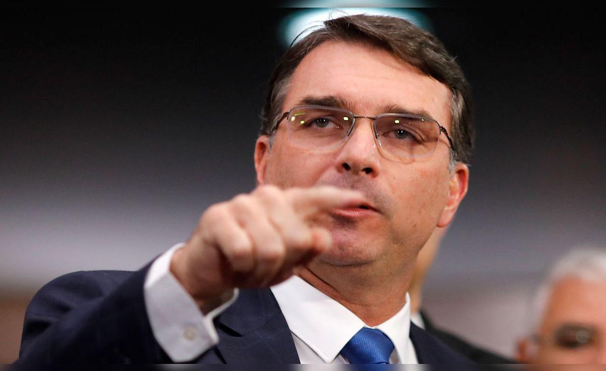 Hijo de Jair Bolsonaro pide a EE.UU. bombardear lanchas del ...