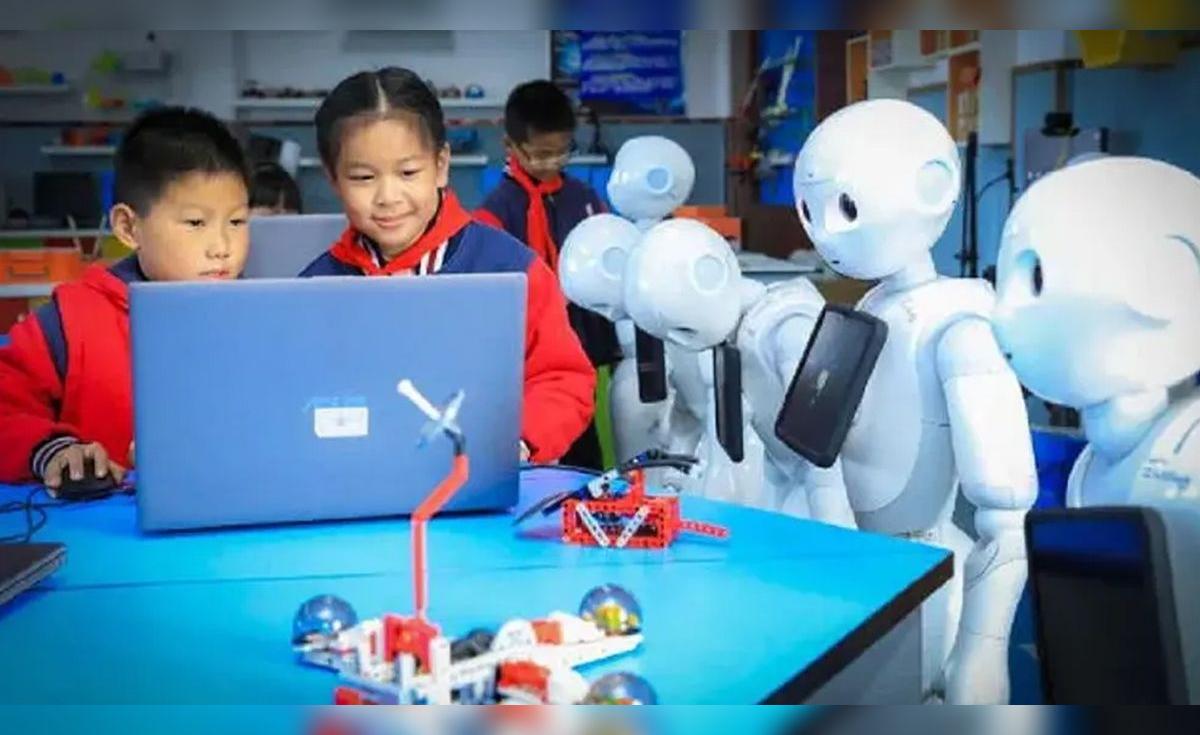 Expertos proponen currículo flexible y centrado en el estudiante para mejorar la educación peruana