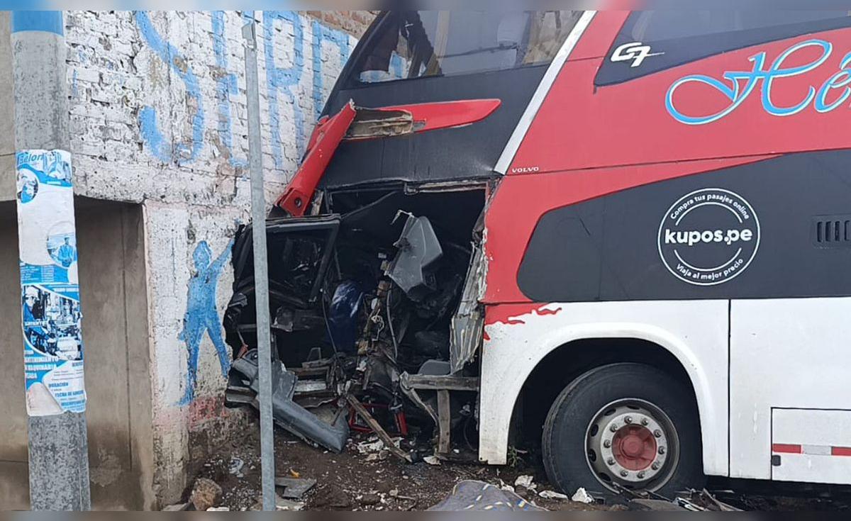 Puno: un fallecido y doce heridos tras colisión de bus contra vivienda ...