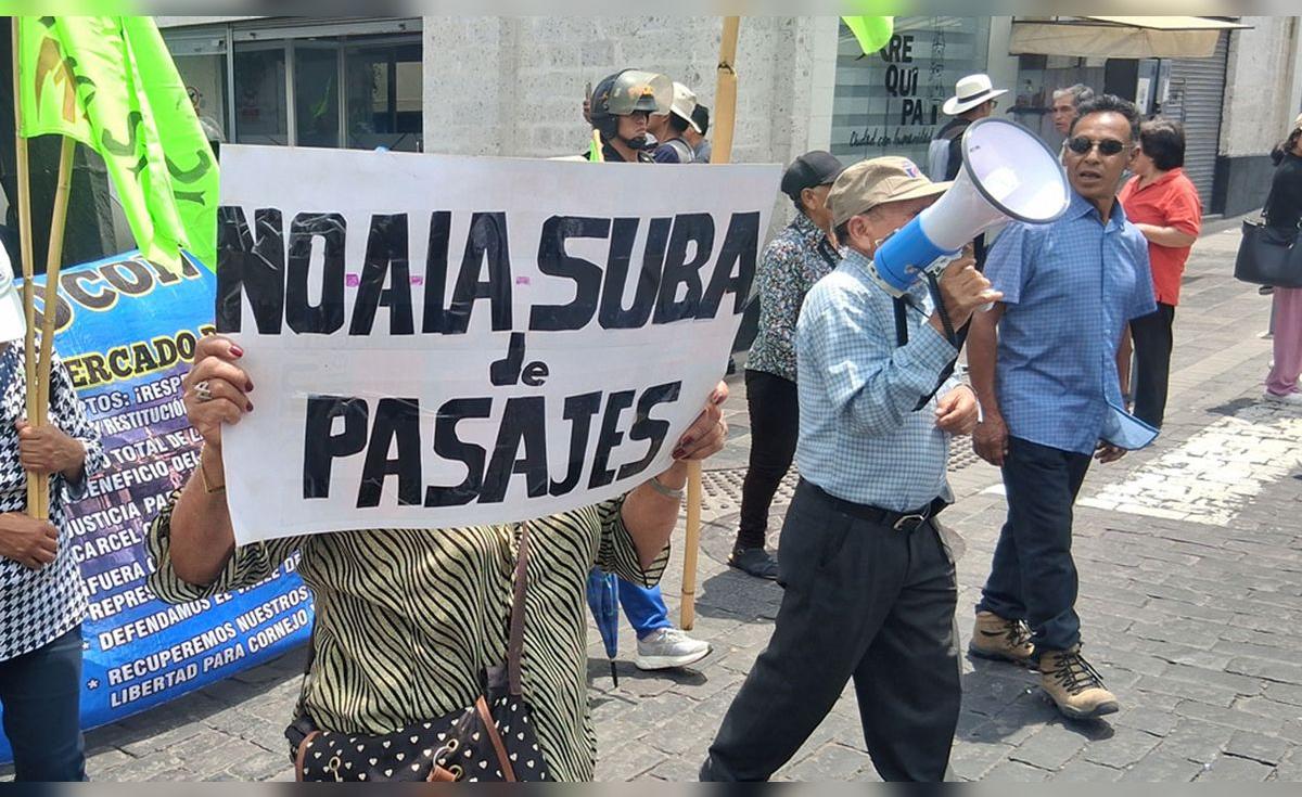 Arequipa: protestan contra alza del pasaje en el transporte urbano ...