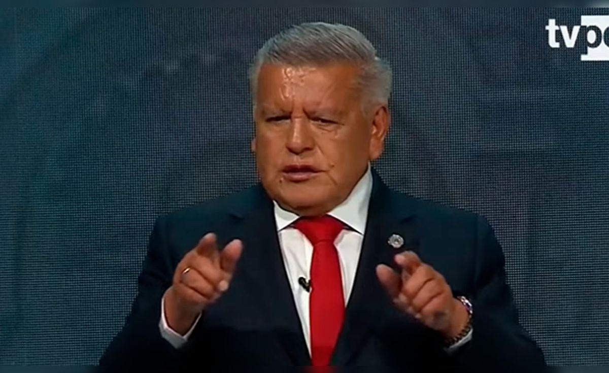 César Acuña responde a pregunta ciudadana: – El reportero andino