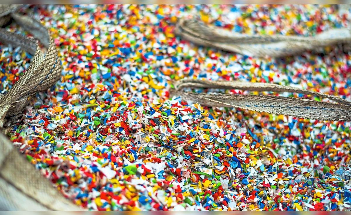 Microplastics in the atmosphere contribute to global warming
