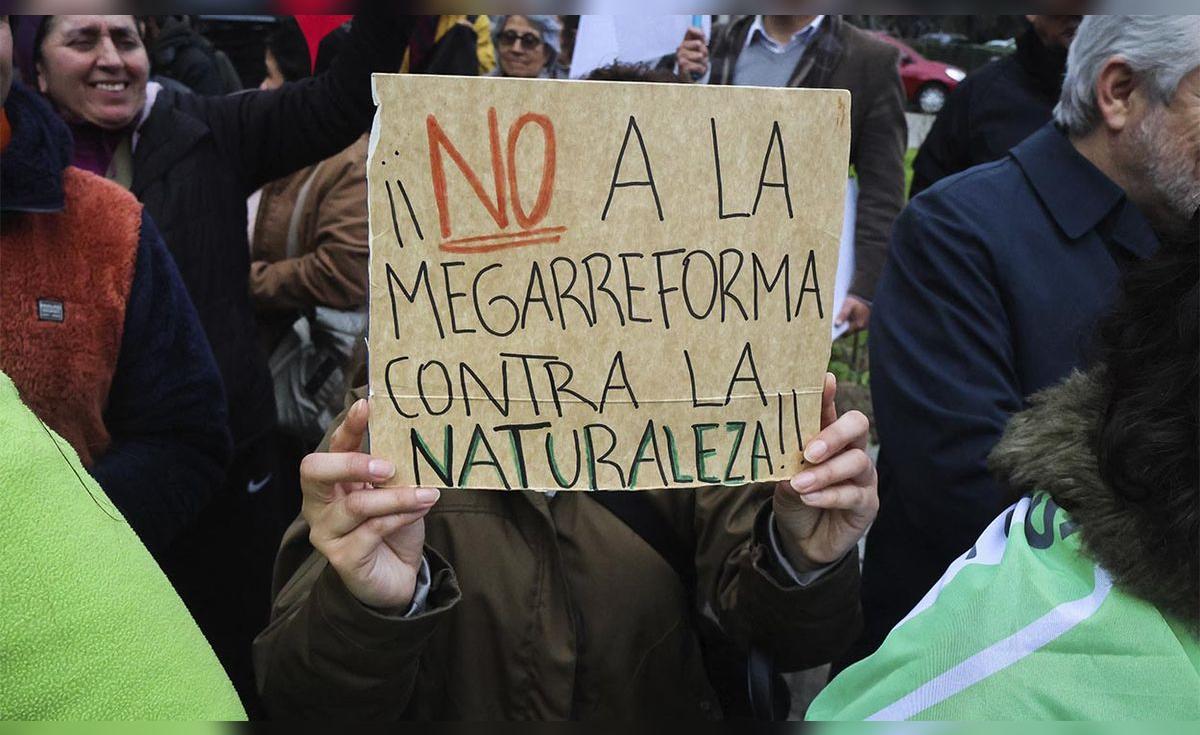 El Senado de Chile aprueba críticada megarreforma economica de Kast que rebaja impuestos a las grandes empresas