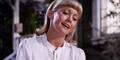 Olivia Newton en “Grease”: el icónico y romántico tema que TikTok revivió