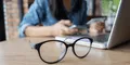 ¿Usas lentes con filtro azul? Científicos aseguran que no funcionan y esta es la razón