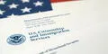 USCIS señala quiénes pueden solicitar la residencia permanente por lazos familiares en Estados Unidos