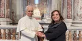 Dina Boluarte saludó al Papa León XIV en el Vaticano, en medio de protestas