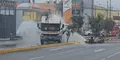 Fuga de gas en camión cisterna entre av. Nicolás Arriola y Canadá, en La Victoria: 4 unidades de bomberos en la zona