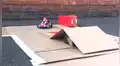 Padre construye un circuito de carreras de Mario Kart para su hijo durante la cuarentena [VIDEO]