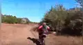 Motociclista sufre terrible choque contra un venado mientras competía en torneo [VIDEO]