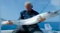 YouTube viral: pescador entra a río y atrapa al peligroso pez conocido como ‘cabeza de navaja’ [VIDEO]