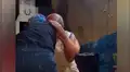 Anciano se entera que su nieta superó el cáncer y al abrazarla rompe en llanto [VIDEO]