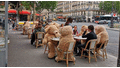 Restaurante de París sentó osos de peluche en las mesas para mantener la distancia social [FOTO]