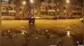 Perros callejeros ven que las calles están vacías y hacen carrera en medio de la madrugada [VIDEO]