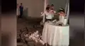 Facebook viral: mozo destapa champagne de espuma en boda, sin imaginar el desastre que provocaría [VIDEO] 