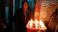 Facebook viral: Jóvenes sorprenden a su amigo con una caja de cerveza para cantarle ‘Happy Birthday’ 