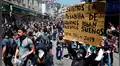 Militares y manifestantes chilenos sorprenden al jugar voley durante intensa marcha [VIDEO]