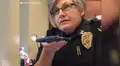 Estafadores tratan de engañar a mujer y se llevan enorme sorpresa al enterarse que era una policía [VIDEO]