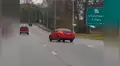 YouTube: Se burlaban de accidente de un auto y el karma hizo lo suyo [VIDEO]