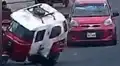 Facebook viral: perro choca contra mototaxi y provoca volcadura en transitada vía [VIDEO] 