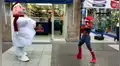 Facebook: 'Dr. Simi' y Spiderman realizan épica pelea con divertidos pasos de baile por Navidad  [VIDEO] 