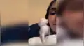 Tierno gato imita a su dueña y la sorprende con un beso en la mejilla [VIDEO]