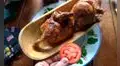 Restaurante vende pollo a la brasa a 90 soles y así luce el costoso platillo